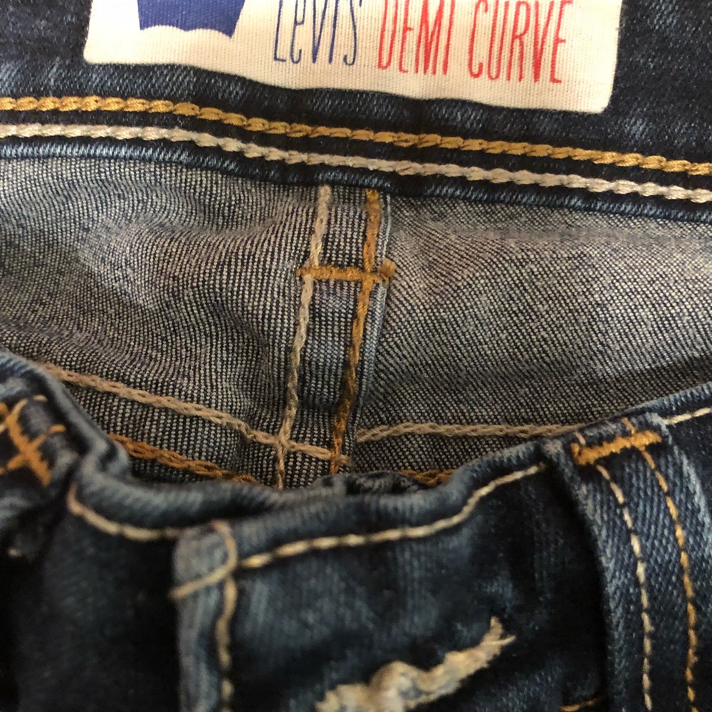 Levi jeans SOLD - Picture 3 of 3